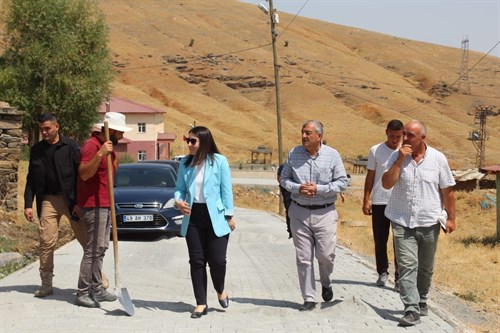 Sayın Kaymakamımız Kübra DEMİRER, Köylerde Yürütülen Çalışmalar Hakkında İncelemelerde Bulundu.